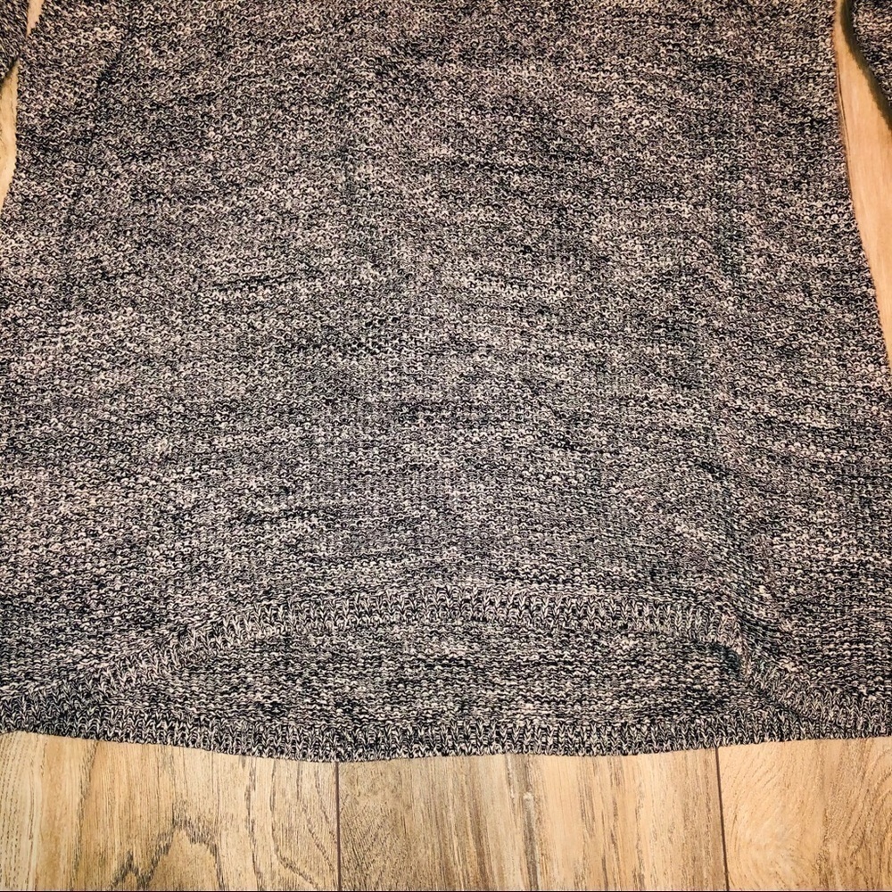 H&M Basic Black and White Knit Liked Sweater - Picture 5 of 7